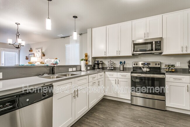 Building Photo - 829 Juno Ln