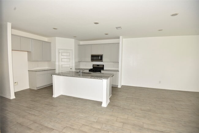 Building Photo - 23006 Forebear Dr
