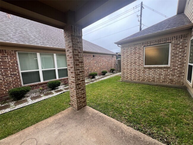 Building Photo - 5410 Peppermint Ln