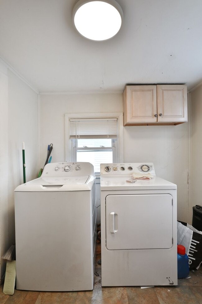 Building Photo - 93 Frambes Ave