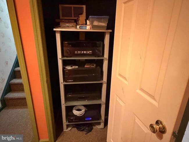 Building Photo - 15 Moonlight Ct