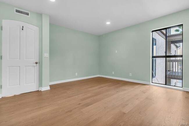 Building Photo - 6314 Marina Pacifica Dr S