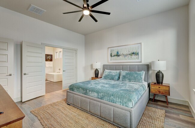 Building Photo - Stunning 4 Bedroom 3 Bath Home