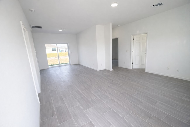 Building Photo - NEW CONSTRUCTION- Modern 3 Bed / 2 Bath Home in E Lehigh Acres