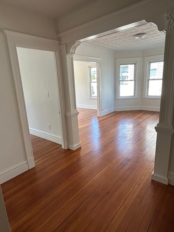 Building Photo - 105 Grovers Ave