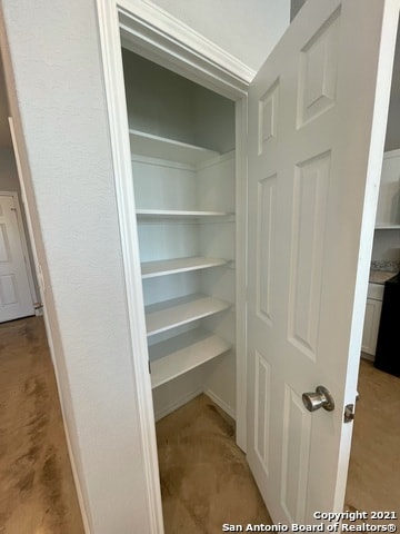 Building Photo - 6922 Crestway Rd