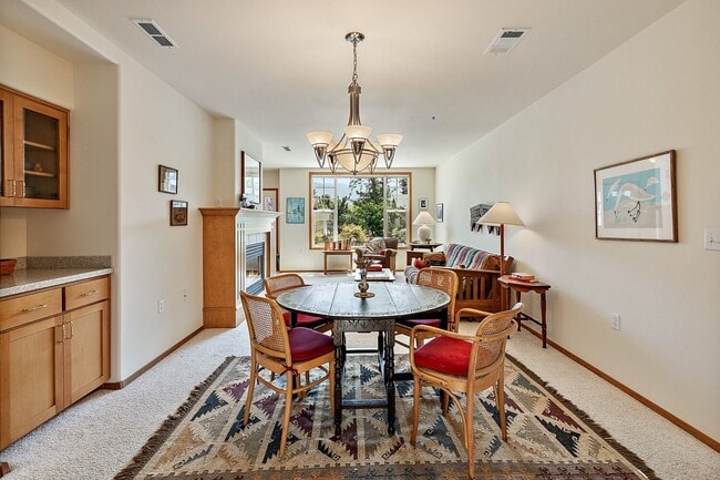 Building Photo - Mountain Meadows 2 Bedroom, 2 Bath Condomi...
