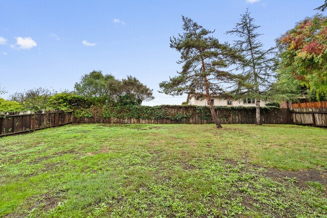 Building Photo - 34 Altamont Dr