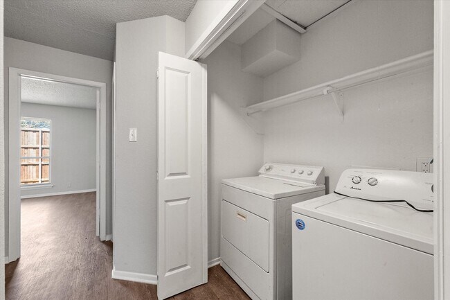 Building Photo - Affordable South Fort Worth Half Duplex