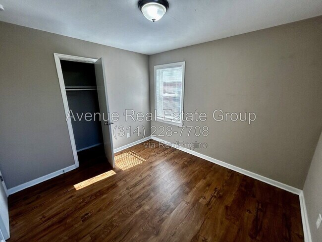Building Photo - 242 Emerling Dr