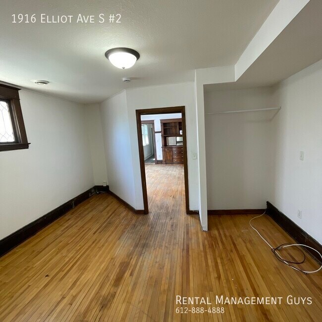 Building Photo - 1916 Elliot Ave