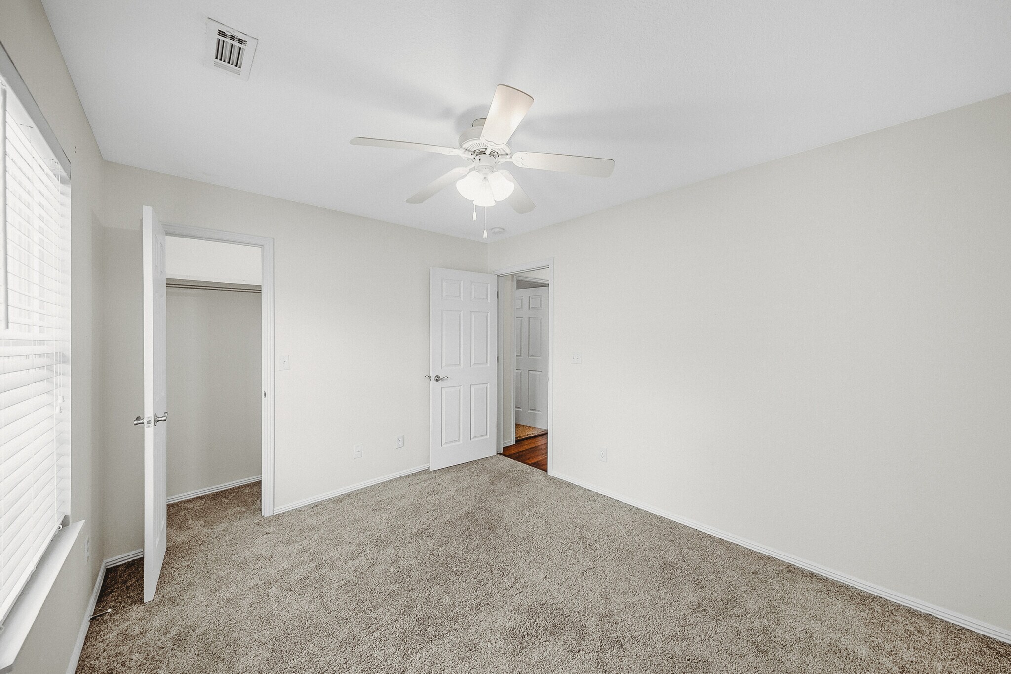 Building Photo - 2167 Sweetwater Ranch Ave