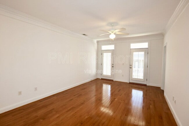 Building Photo - 728 S Pine St