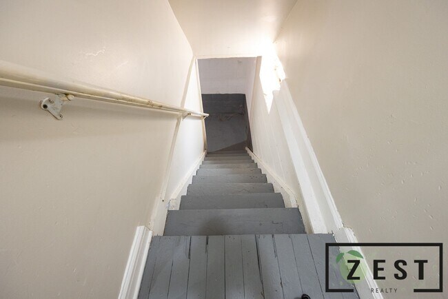 Building Photo - BEAUTIFUL 3 BD 1.5 BATH HOME!