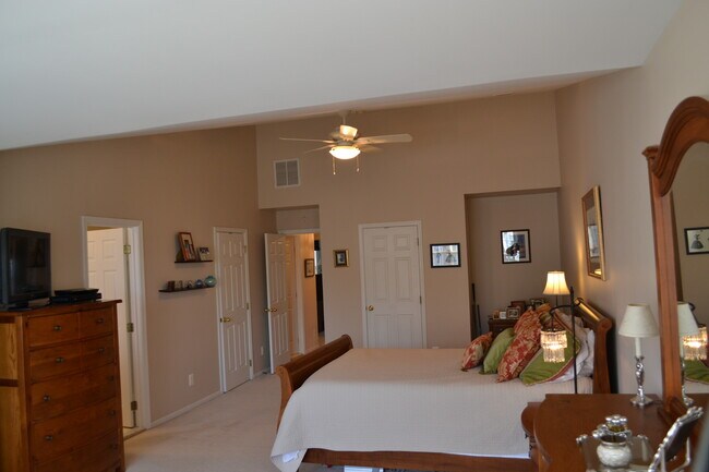Master Bedroom showing 2 walk-in closets - 3163 Grovehurst Pl