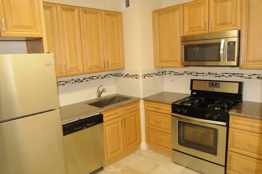 Kitchen - 45 river drive south