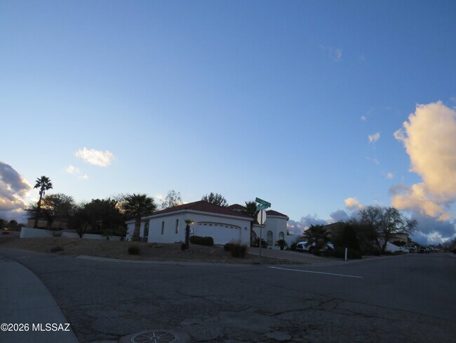 Building Photo - 1806 W Sunset Dr