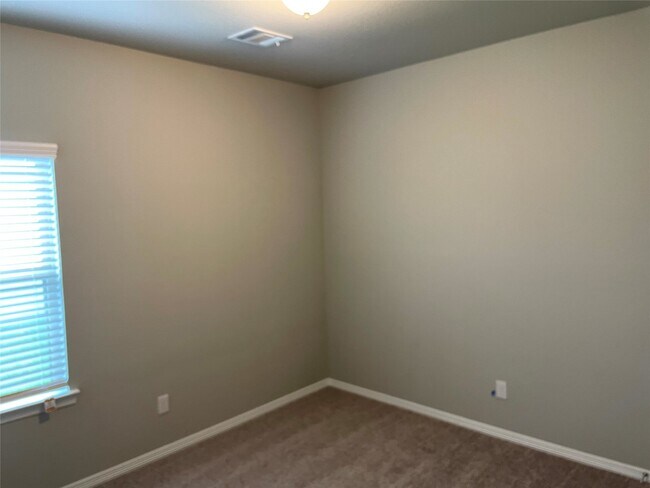 Building Photo - 25436 Northpark Lake Dr