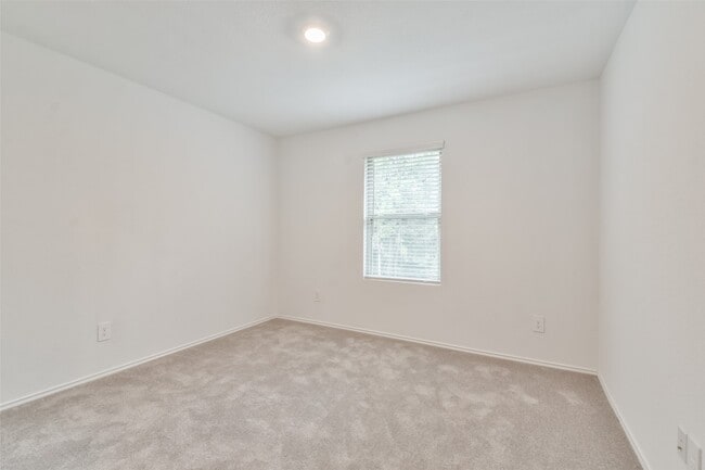 Building Photo - 3707 Solanum Dr