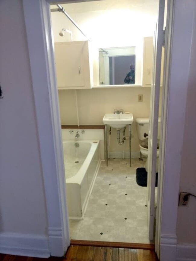 Building Photo - 704 E California Ave