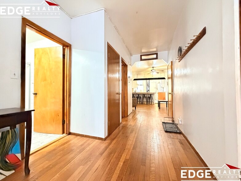 Building Photo - 46 Park Vale Ave