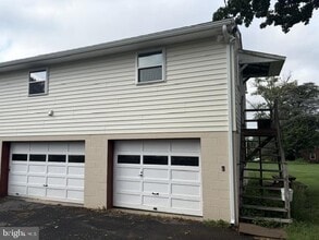 Building Photo - 271 Redwood Dr