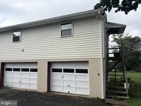 Building Photo - 271 Redwood Dr