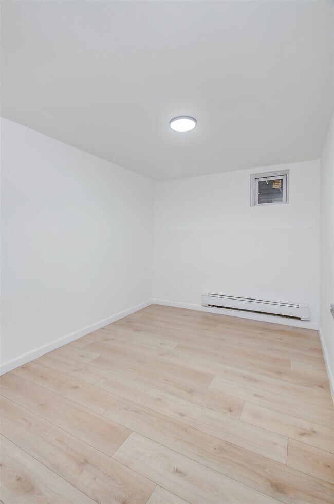 Building Photo - 251 Halladay St