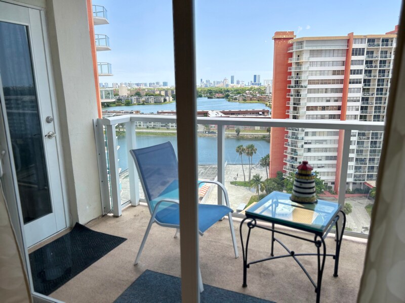 Building Photo - 1301 NE Miami Gardens Dr