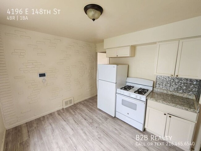 Building Photo - 4196 E 148th St