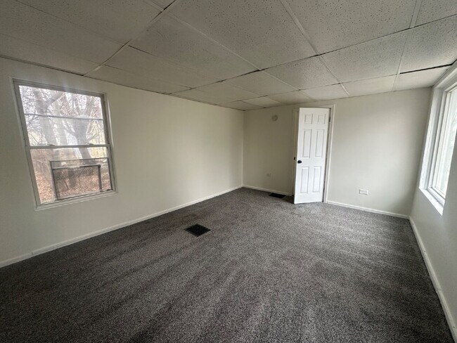 Building Photo - Beautiful 3 bedroom home located on Myrtle Hill Park!