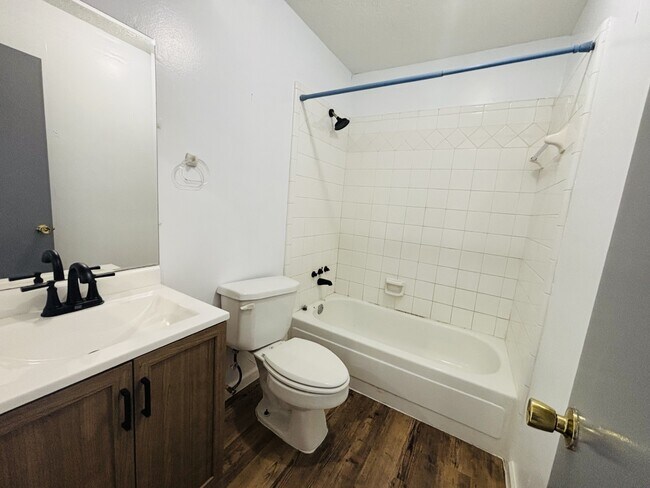 Building Photo - 9515 Water Park Ct