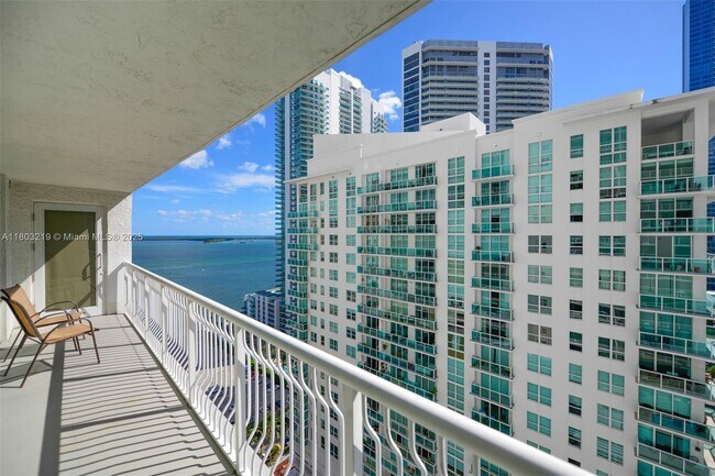 Building Photo - 1200 Brickell Bay Dr