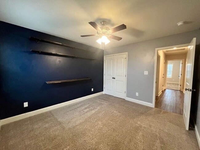 Building Photo - 301 Gibson Cir