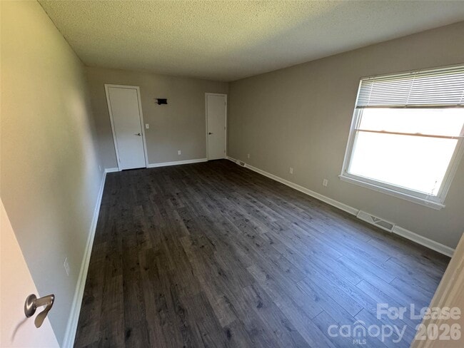 Building Photo - 708 Langtree Rd
