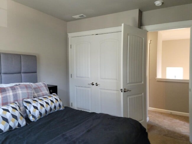 Building Photo - 3 Bedroom Home in Freestone at Bayside