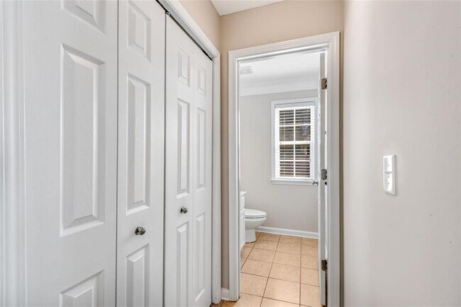 Building Photo - 268 Balaban Cir