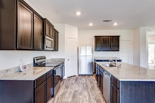 Building Photo - 109 Riverdale Dr