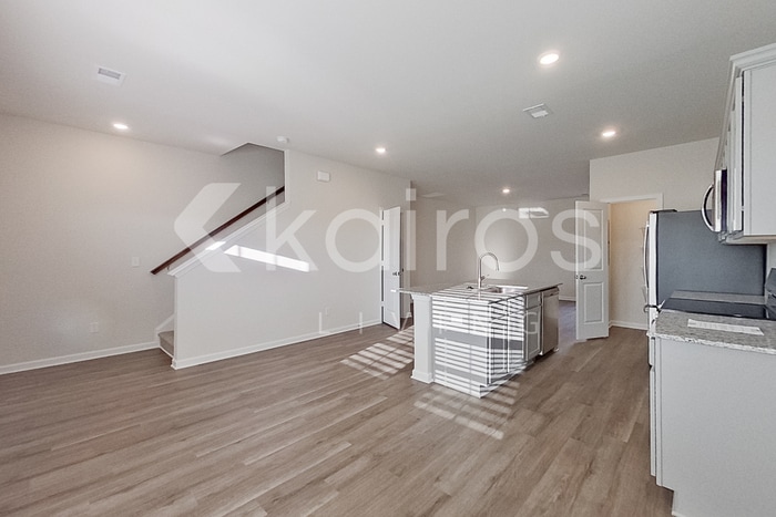 Building Photo - 2191 Banyan Cir