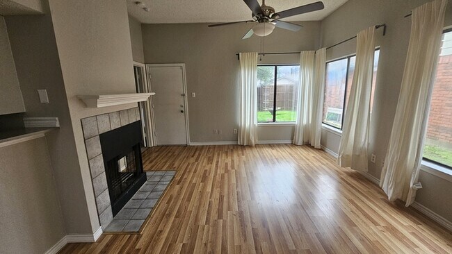 Building Photo - Mesquite Home