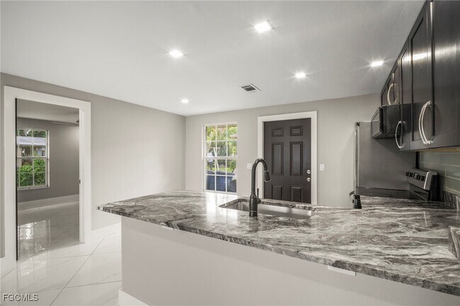 Building Photo - 5443 Sago Ave