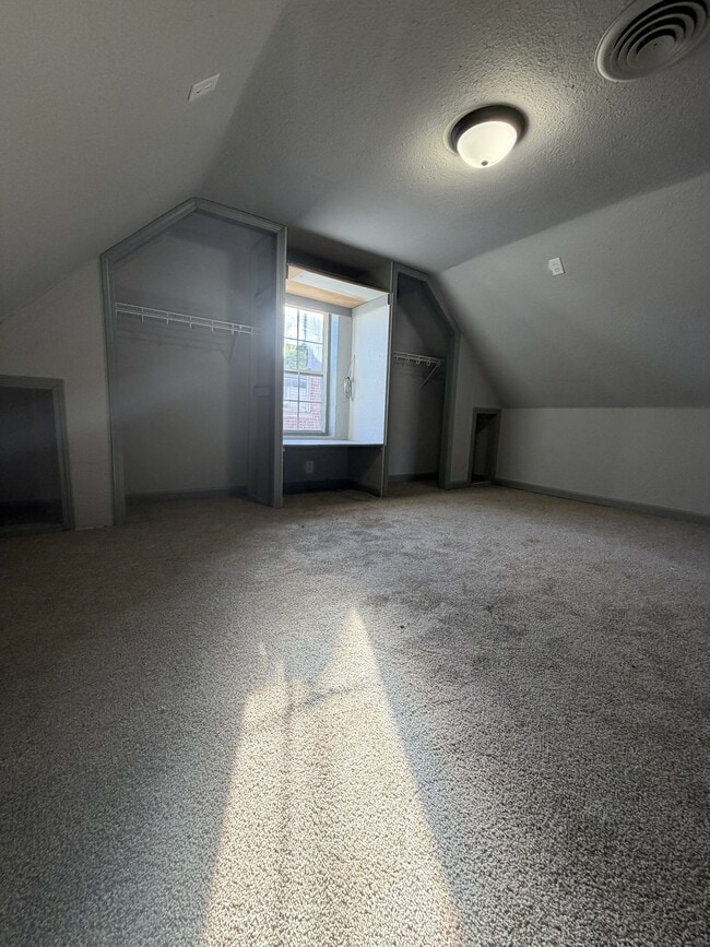 Building Photo - 507 S 1st St