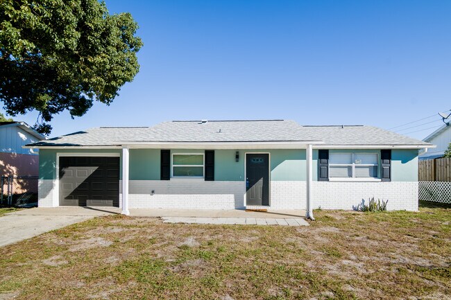 Building Photo - 6443 Lomand Ave