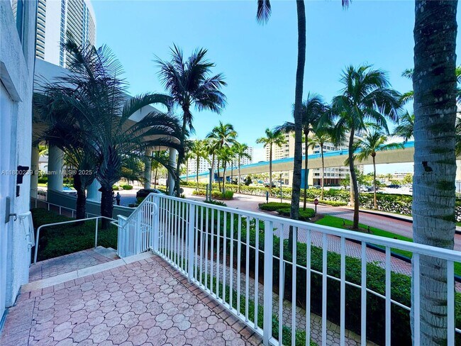 Building Photo - 1800 S Ocean Dr