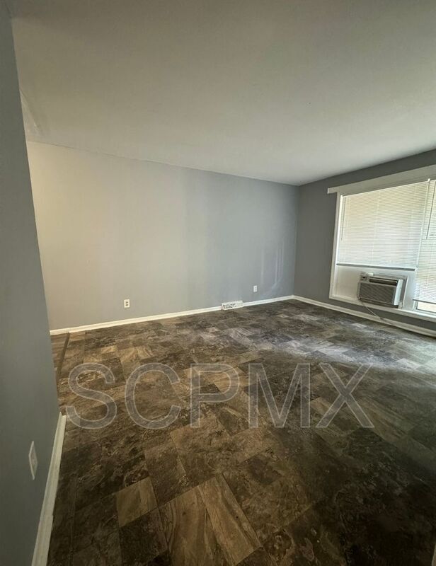 Building Photo - 532 Camrose Dr