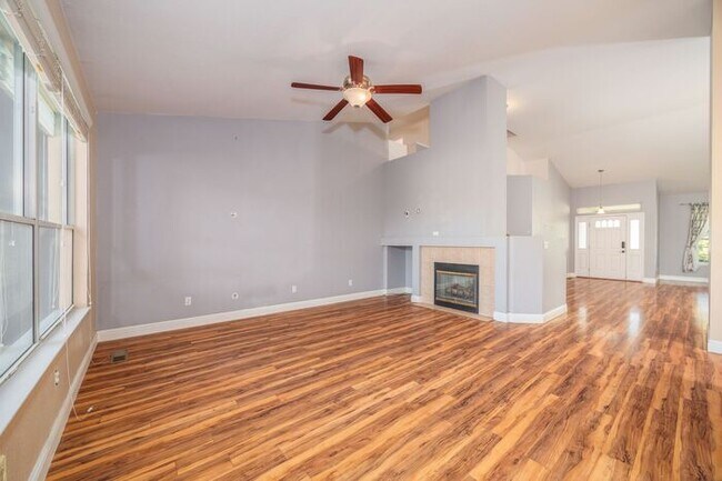 Building Photo - Welcome to this STUNNING 4-bedroom, 2.5-ba...