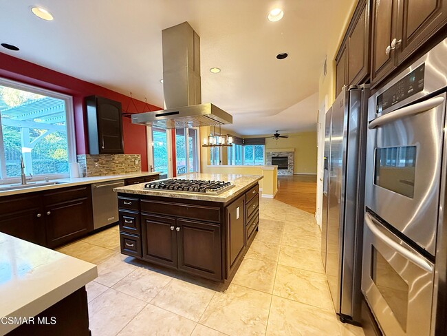 Building Photo - 267 High Meadow St