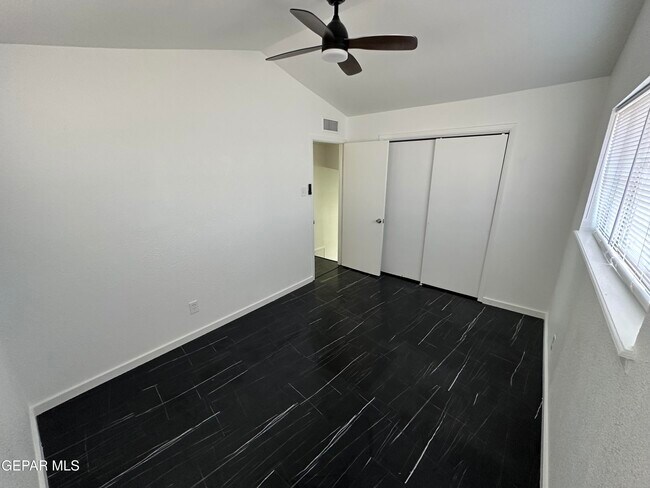 Building Photo - 10408 Medwood Dr