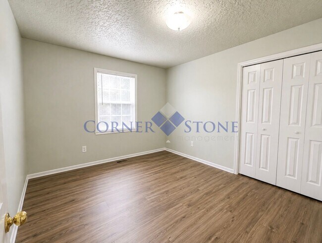 Building Photo - 907 Aspen Grove St