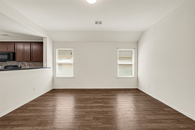 Building Photo - 2806 Morgensen Dr